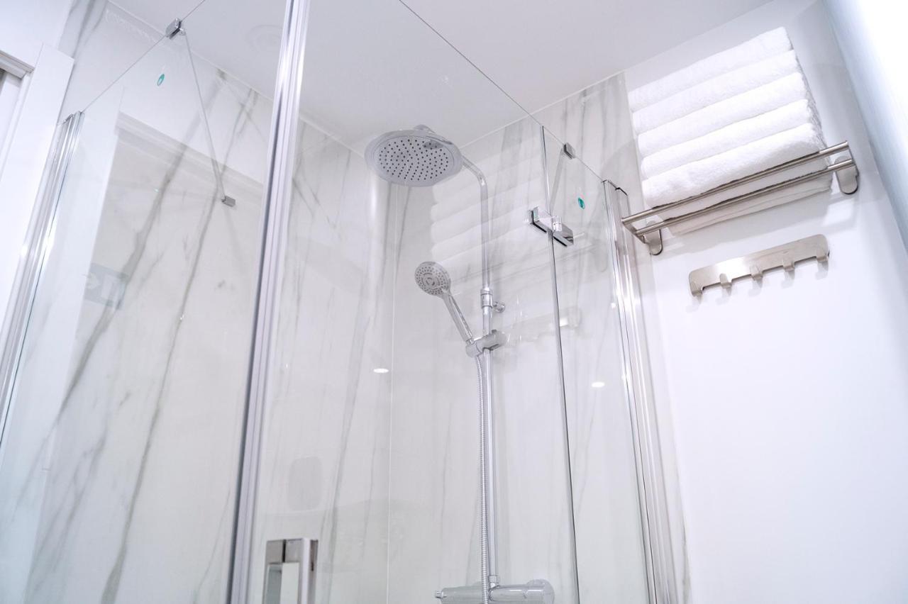 Moncloa Room Apartments Madrid Exterior photo